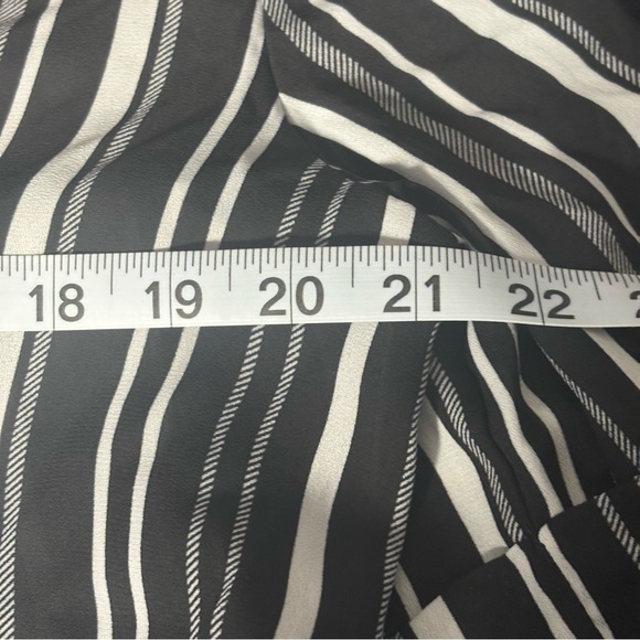 French Atmosphere Black & White Striped Shirt | Roll Tab Sleeves | Tunic - Picture 5 of 6